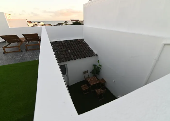 Sea View By Vacationy *