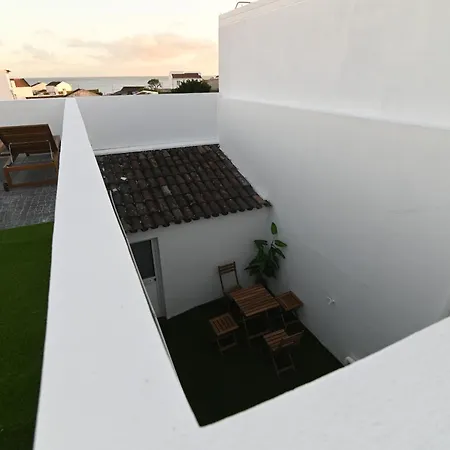 Sea View By Vacationy *