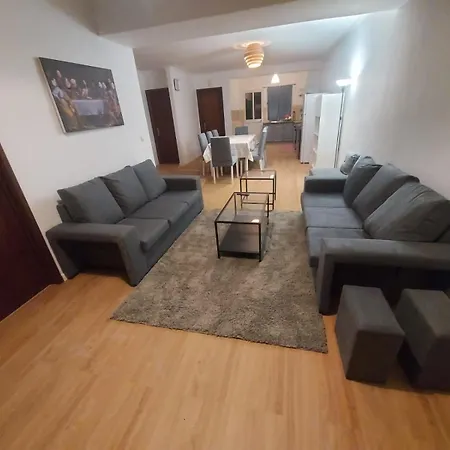 Sea View By Vacationy *